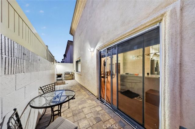 18340 Keswick Street 5, Reseda, CA 91335