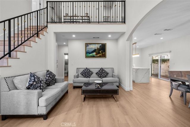 18340 Keswick Street 5, Reseda, CA 91335