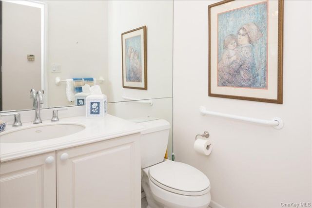 205 Windwatch Drive, Hauppauge, NY 11788