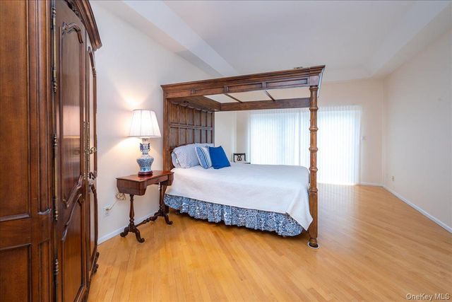 205 Windwatch Drive, Hauppauge, NY 11788