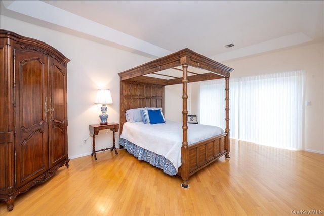 205 Windwatch Drive, Hauppauge, NY 11788