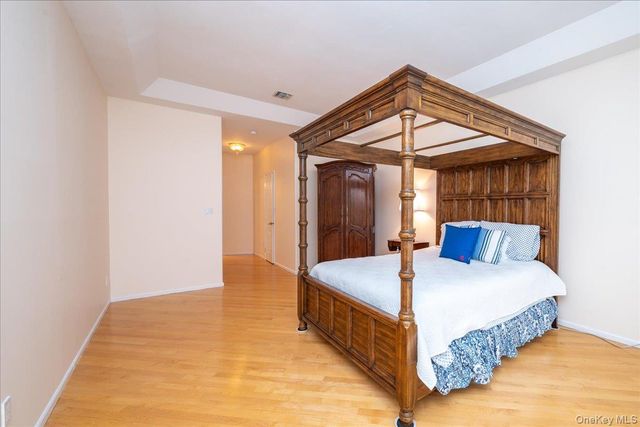 205 Windwatch Drive, Hauppauge, NY 11788