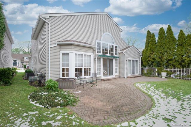 205 Windwatch Drive, Hauppauge, NY 11788