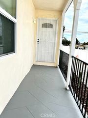 2002 W 106th, Los Angeles, CA 90047