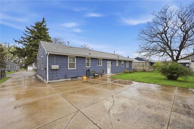 98 Frontier Drive, Hamburg, NY 14219