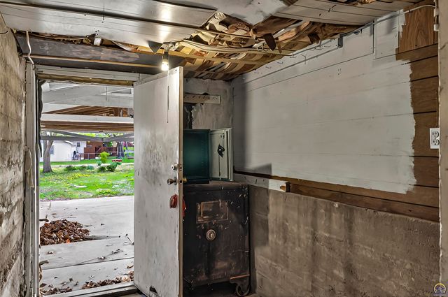 612 Wisconsin AVE, Holton, KS 66436