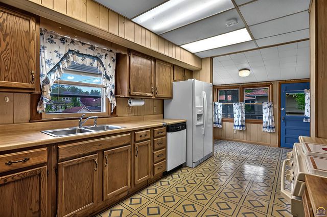 612 Wisconsin AVE, Holton, KS 66436