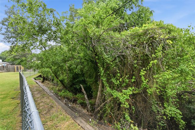 6732 Basswood Drive, Fort Worth, TX 76135