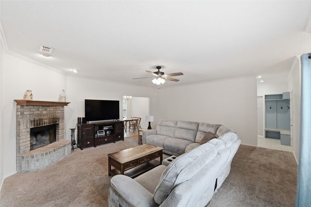 6732 Basswood Drive, Fort Worth, TX 76135