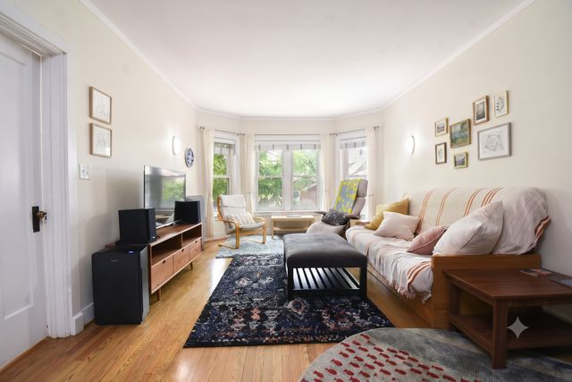 1730 W Foster Avenue 1, Chicago, IL 60640