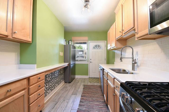 1730 W Foster Avenue 1, Chicago, IL 60640