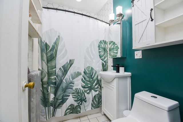 1730 W Foster Avenue 1, Chicago, IL 60640