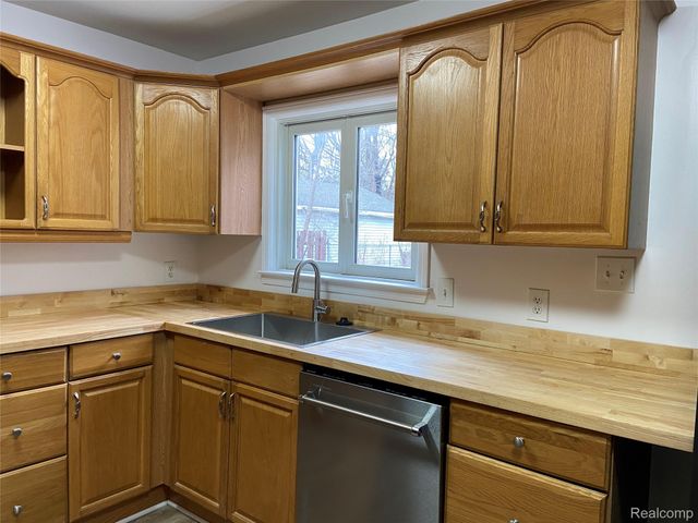 2646 Genes Drive, Auburn Hills, MI 48326