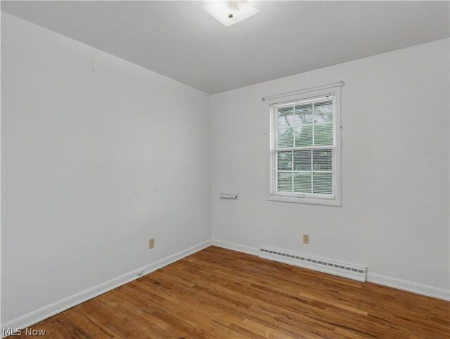 151 Roanoke Avenue, Cuyahoga Falls, OH 44221