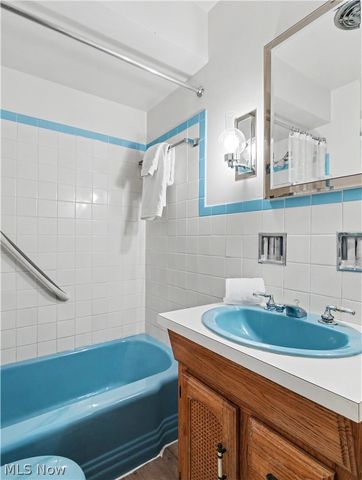 151 Roanoke Avenue, Cuyahoga Falls, OH 44221