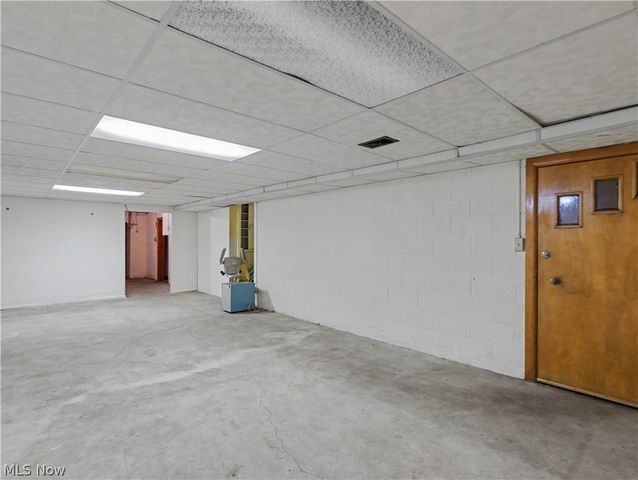 151 Roanoke Avenue, Cuyahoga Falls, OH 44221