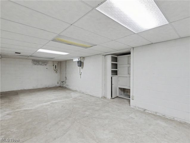 151 Roanoke Avenue, Cuyahoga Falls, OH 44221