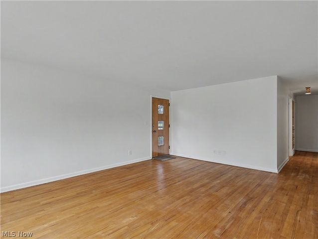 151 Roanoke Avenue, Cuyahoga Falls, OH 44221