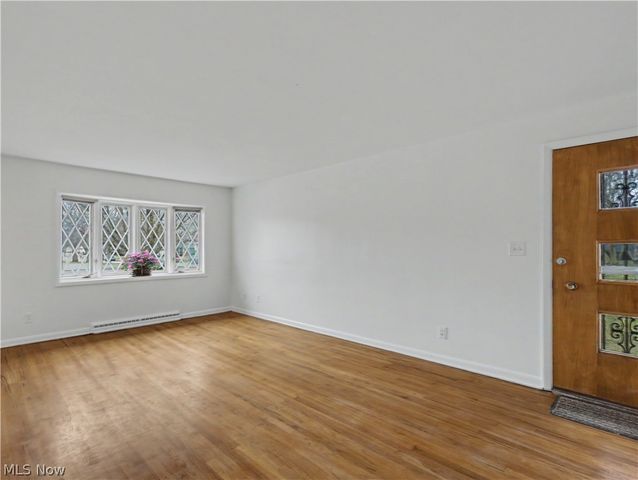 151 Roanoke Avenue, Cuyahoga Falls, OH 44221