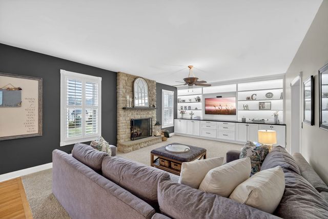 5304 Rita Avenue, Crystal Lake, IL 60014