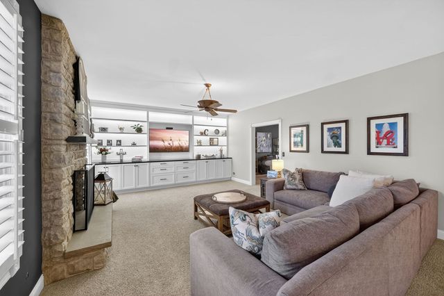 5304 Rita Avenue, Crystal Lake, IL 60014