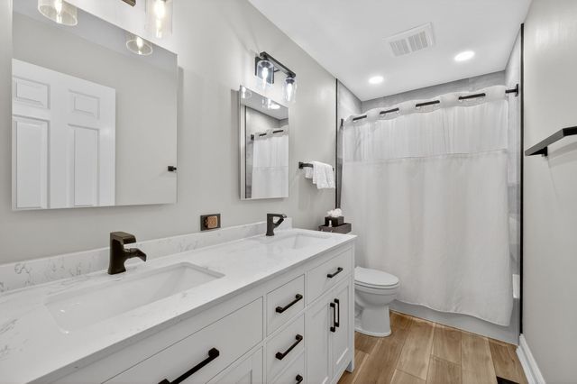 5304 Rita Avenue, Crystal Lake, IL 60014