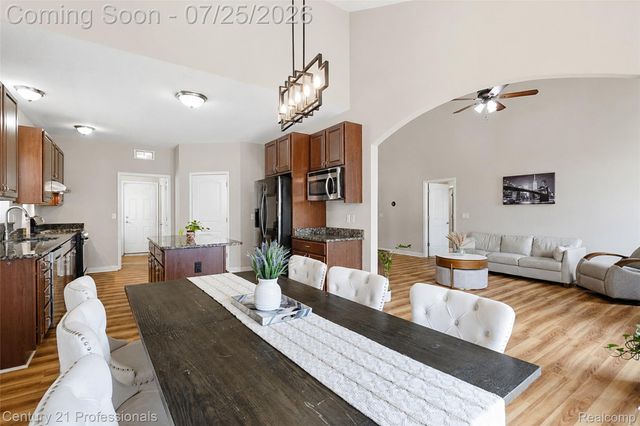 27089 Maxwell Court, Novi, MI 48374