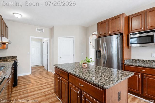 27089 Maxwell Court, Novi, MI 48374