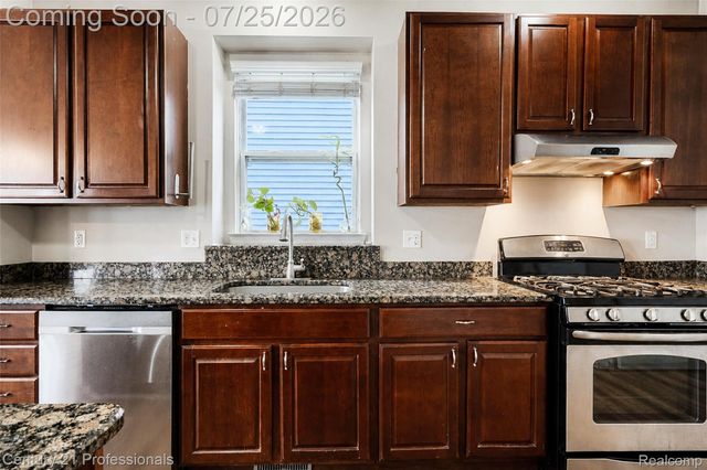 27089 Maxwell Court, Novi, MI 48374