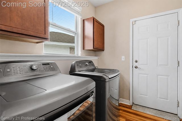 27089 Maxwell Court, Novi, MI 48374