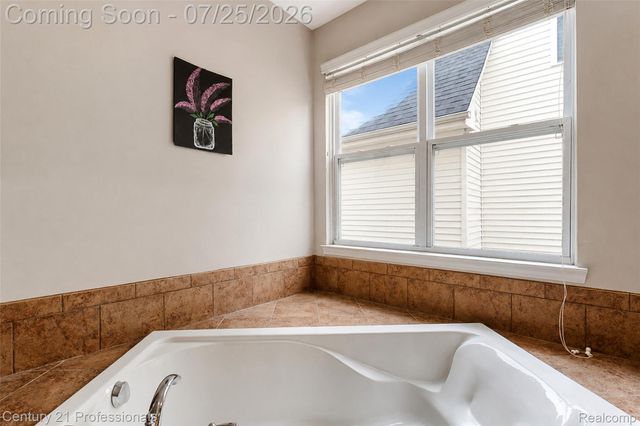 27089 Maxwell Court, Novi, MI 48374