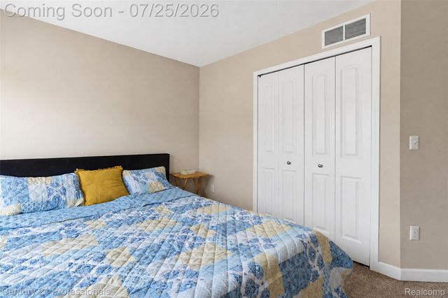 27089 Maxwell Court, Novi, MI 48374
