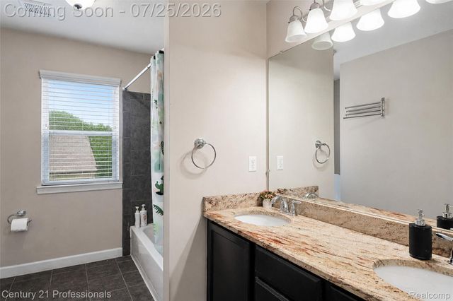 27089 Maxwell Court, Novi, MI 48374