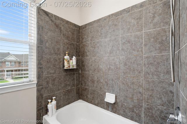 27089 Maxwell Court, Novi, MI 48374