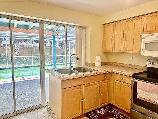 270 W SEMINOLE DRIVE, Venice, FL 34293
