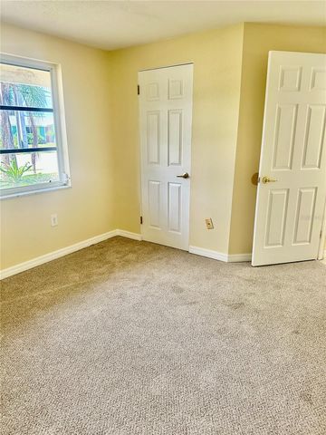 270 W SEMINOLE DRIVE, Venice, FL 34293