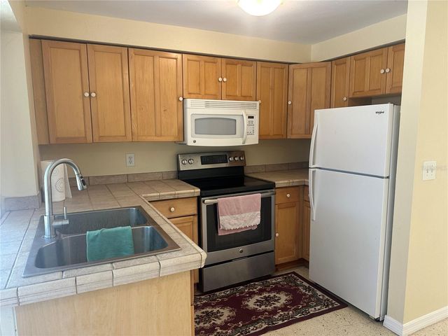 270 W SEMINOLE DRIVE, Venice, FL 34293