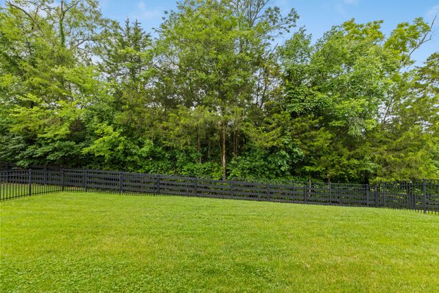 813 Branch Side Trl, Nolensville, TN 37135