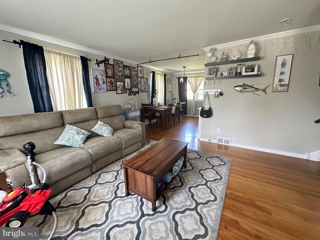 605 EXTON RD, Hatboro, PA 19040