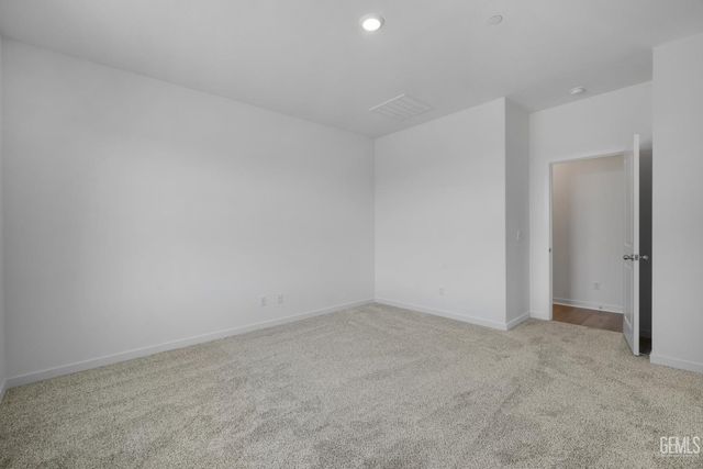 8302 Gray Jay Court, Bakersfield, CA 93306