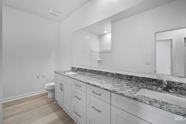 8302 Gray Jay Court, Bakersfield, CA 93306