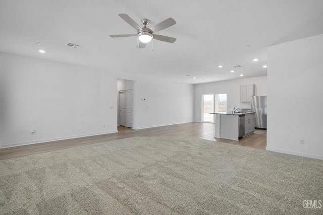 8302 Gray Jay Court, Bakersfield, CA 93306