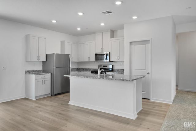 8302 Gray Jay Court, Bakersfield, CA 93306