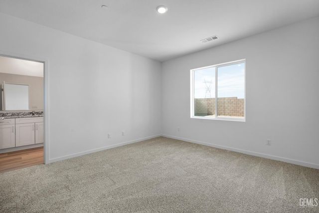 8302 Gray Jay Court, Bakersfield, CA 93306