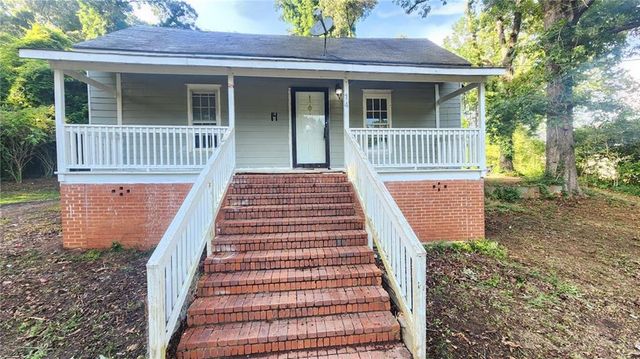 71 Sargent Railroad Avenue, Newnan, GA 30263