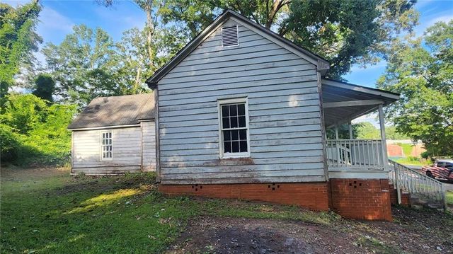 71 Sargent Railroad Avenue, Newnan, GA 30263