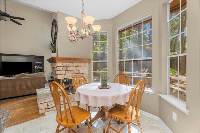 117 Treescape Circle, The Woodlands, TX 77381