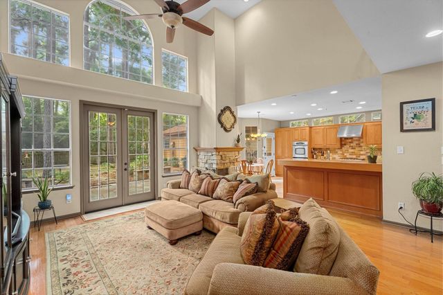 117 Treescape Circle, The Woodlands, TX 77381