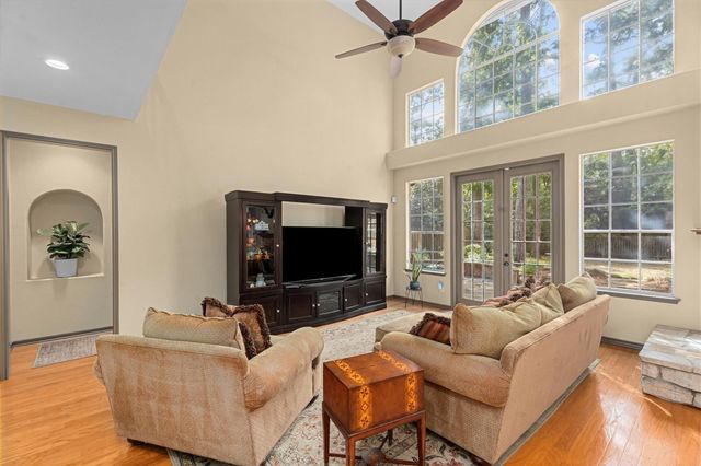 117 Treescape Circle, The Woodlands, TX 77381