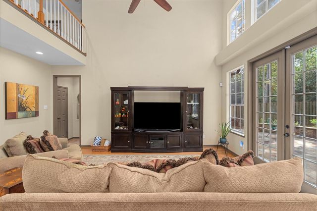 117 Treescape Circle, The Woodlands, TX 77381